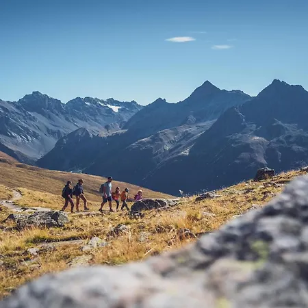 Davoser Huesli By Mountain Hotell Davos