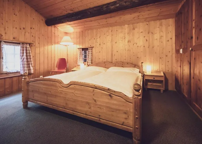 Davoser Huesli By Mountain Hotell *